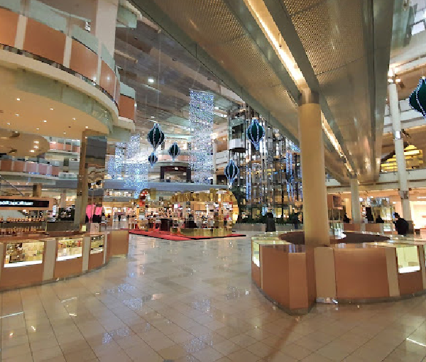 Kingdom Centre Mall
