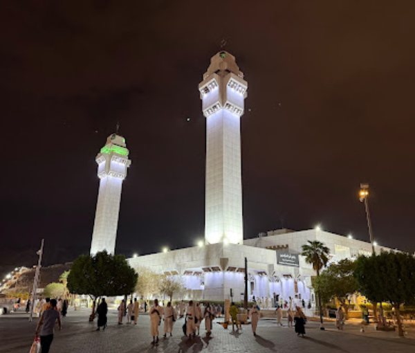 Masjid al-Taneem or Masjid Ayesha