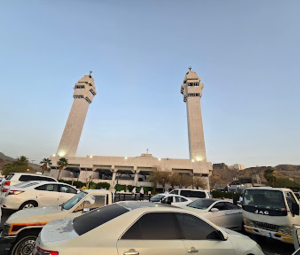 Masjid al-Taneem or Masjid Ayesha