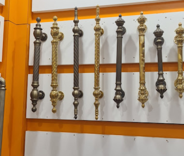 Akada Hardware