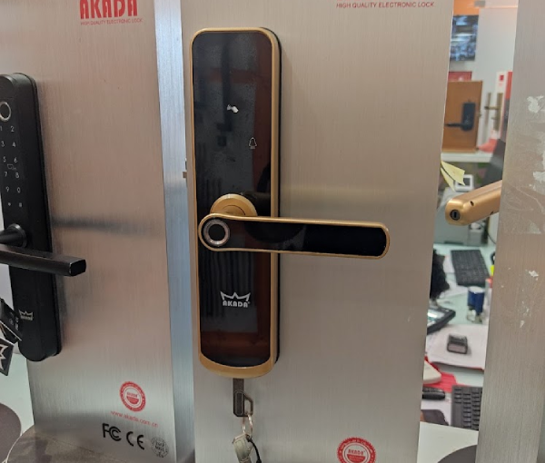 Akada Hardware