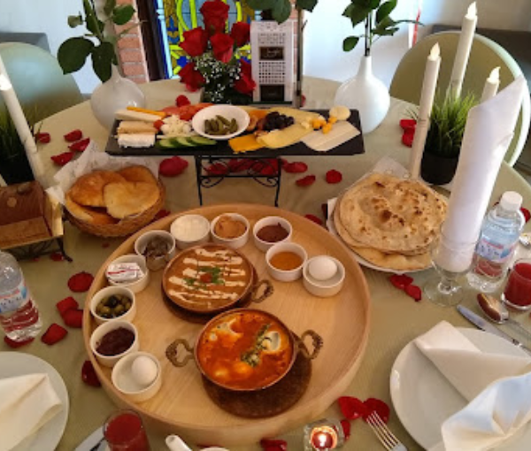 مطعم و مقهى توباز / Topaz Restaurant & Cafe